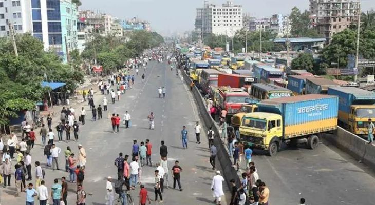 যাত্রাবাড়ীতে অবরোধ : ঢাকা-চট্টগ্রাম যানবাহন চলাচল সম্পূর্ণ বন্ধ