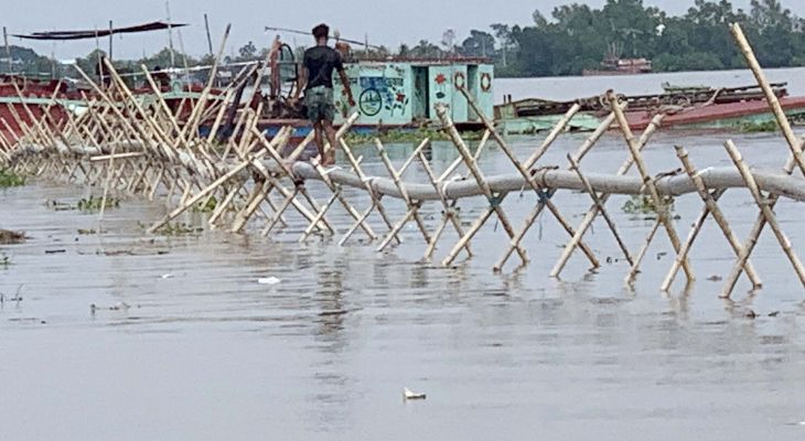 অবৈধ বালু উত্তোলনের রমরমা প্রতিযোগিতা!