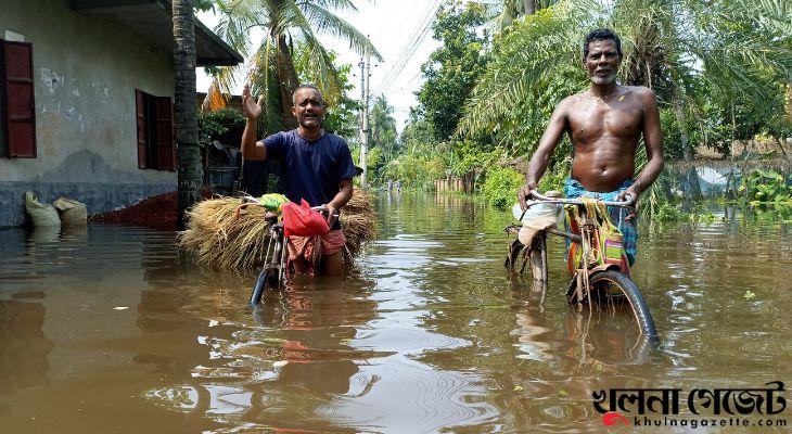 সাতক্ষীরায় ভয়াবহ জলাবদ্ধতায় মানবিক বিপর্যয়ের শংকা