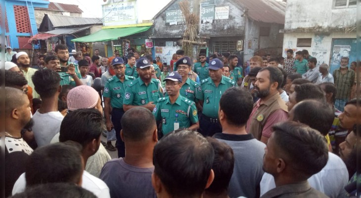 নগরীতে আইন-শৃঙ্খলা সমুন্নত রাখতে পুলিশের মহড়া