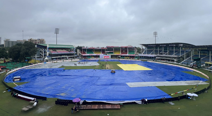 বৃষ্টিতে কানপুর টেস্টে টসে বিলম্ব