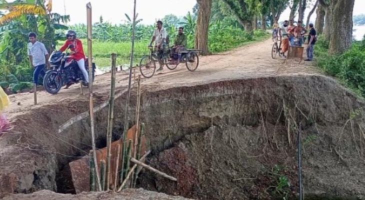 বৃষ্টির পানিতে ধসে পড়া সড়ক দীর্ঘদিনেও সংস্কার হয়নি