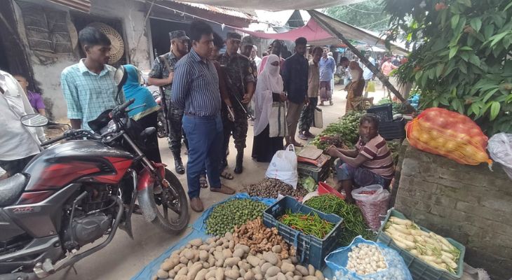 মোড়েলগঞ্জে ভোক্তা-অধিকারের অভিযানে ১৩টি প্রতিষ্ঠানকে অর্থদন্ড