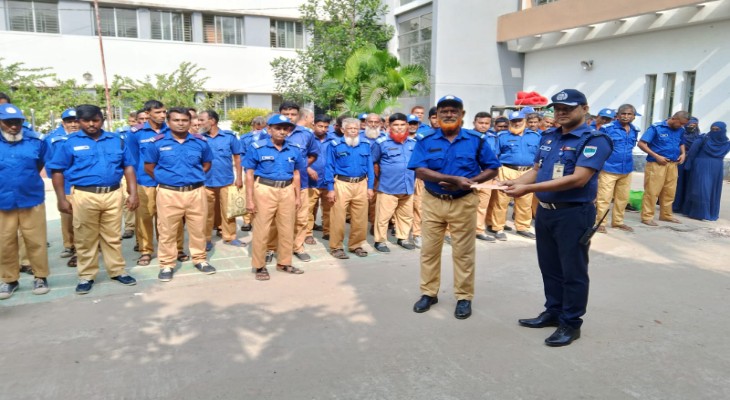 তেরখাদায় ভাল কাজের জন্য দুই গ্রাম পুলিশকে সম্মাননা