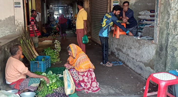 ‘বাজারে ৮০০ টাকা এনেও রসুন কিনতে পারি নি’