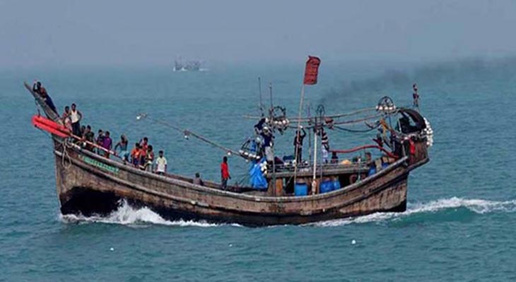 টেকনাফ-সেন্টমার্টিন রুটে দুই ট্রলারসহ ৬ জনকে অপহরণ