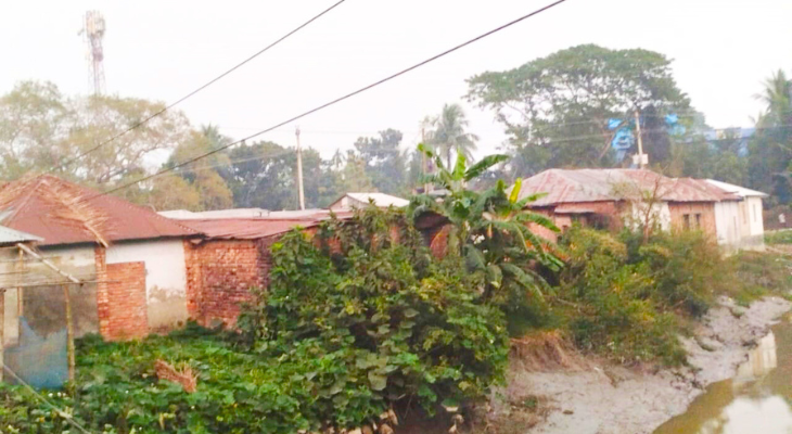 খাসজমি দখল করে গড়ে উঠছে অবৈধ স্থাপনা