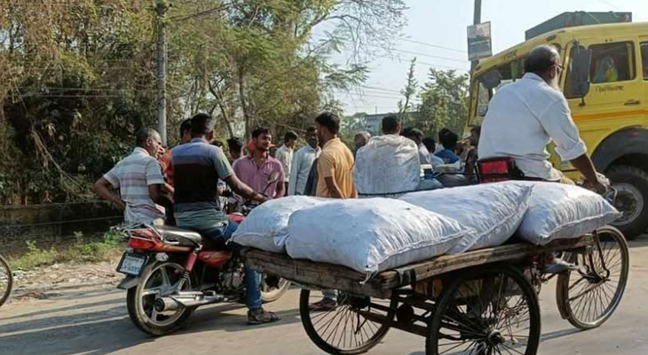 ট্রাক-অ্যাম্বুলেন্স সংঘর্ষে রোগীসহ নিহত ৩