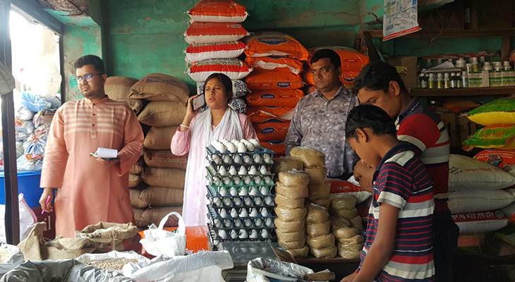 কয়রায় দুই ব্যবসা প্রতিষ্ঠানে ভ্রাম্যমান আদালতে জরিমানা