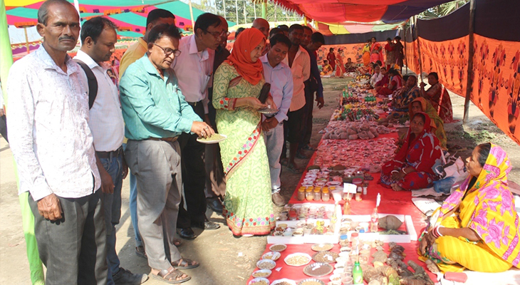 বটিয়াঘাটায় লোকজ’র উদ্যোগে ব্যতিক্রমী বৈচিত্র্যময় গ্রামীণ বীজমেলা