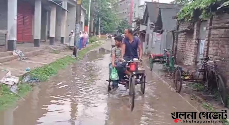 যোগীপোল ইউনিয়নের প্রধান সড়কের বেহাল অবস্থা, দুর্ভোগ চরমে