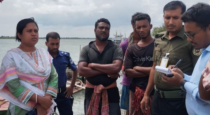 কয়রায় নদী থেকে বালু উত্তোলন, ৩৫ হাজার টাকা জ‌রিমানা