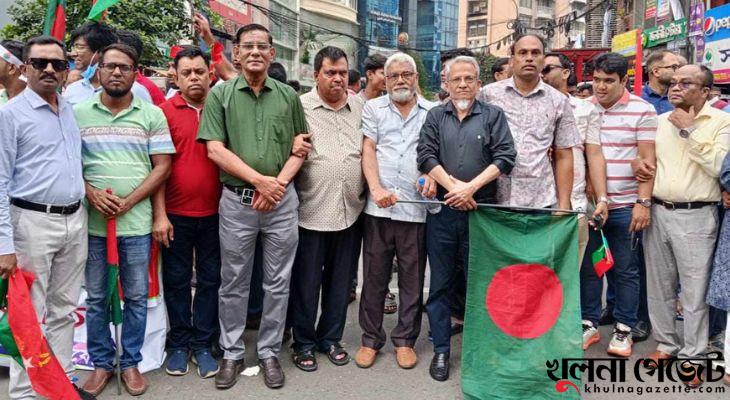 খালেদা জিয়াকে স্বাগত জানাতে ঢাকার রাজপথে খুলনা বিএনপির নেতারা