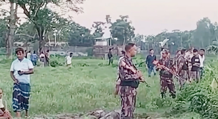 লালমনিরহাট সীমান্তে বিএসএফের পুশইন ঠেকালো বিজিবি ও গ্রামবাসী