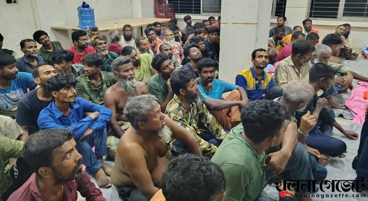 গুজরাটের বস্তি থেকে উচ্ছেদ করে যেভাবে ৭৮ জনকে সুন্দরবনে ছেড়ে দিল বিএসএফ