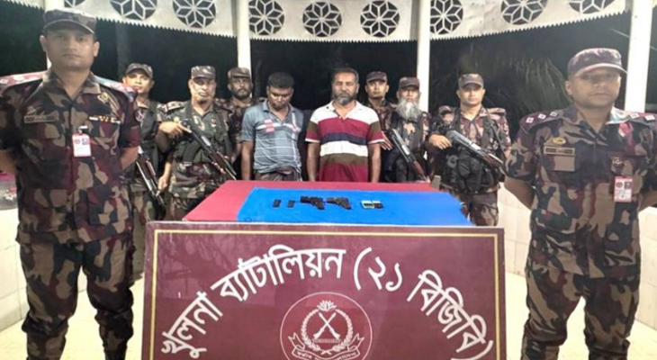 শার্শায় বিদেশি পিস্তল ও ম্যাগাজিনসহ দুই ব্যবসায়ী আটক