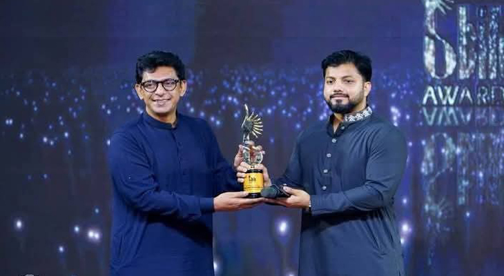 চঞ্চলের হাতে পুরস্কার, দুঃসহ স্মৃতিচারণ মারুফ কামাল খানের