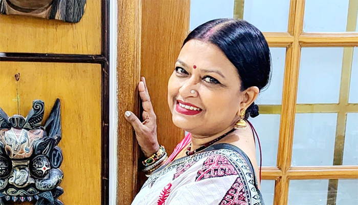 চয়নিকা চৌধুরীর বিরুদ্ধে গ্রেপ্তারি পরোয়ানা