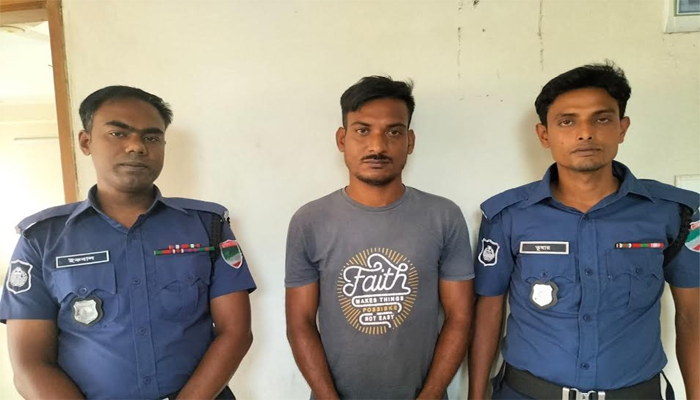 দাকোপে ধর্ষণের দায়ে গ্রেপ্তার ১