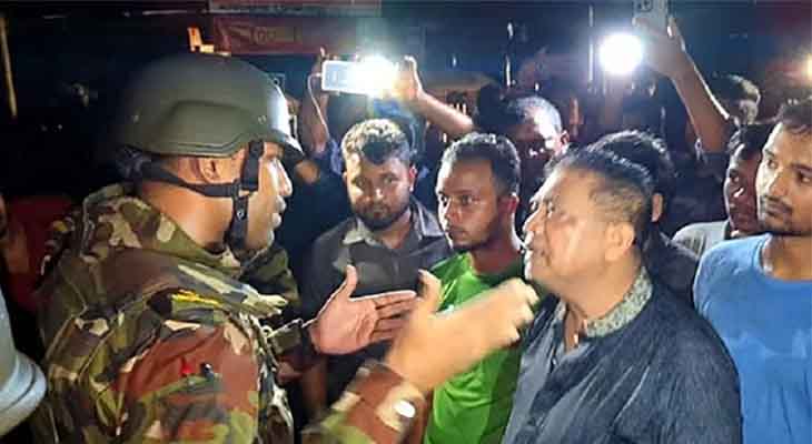বোনকে উত্ত্যক্তের প্রতিবাদ করায় বৈষম্যবিরোধী নেত্রীকে মারধর