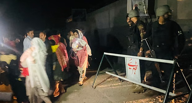 বিস্ফোরণের শব্দে ঘুম ভেঙেছে মুজাফফরাবাদ বাসিন্দাদের