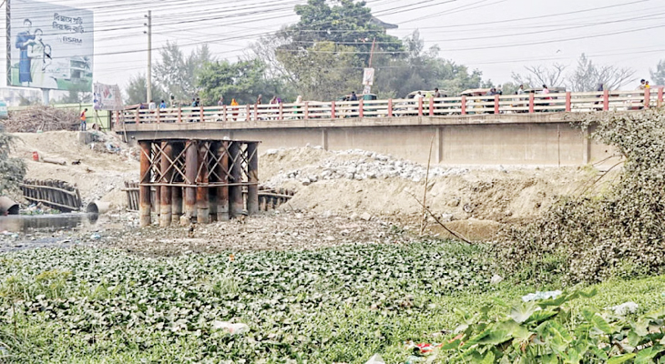 খুলনা নগরীর প্রবেশ বিন্দু গল্লামারী আজ ভোগান্তির কারণ