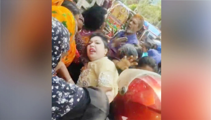 প্রতারণার মাধ্যমে ৫০ লাখ টাকা আত্মসাতের অভিযোগ, নারী চিকিৎসককে মারধর