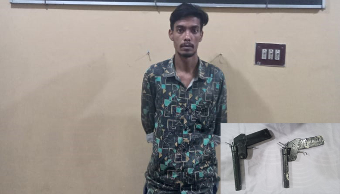 সাতক্ষীরায় দেশীয় ওয়ান শুটার গানসহ সন্ত্রাসী গ্রেফতার