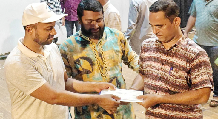 মুজিব-হাসিনার গান গাওয়া শিল্পী পেলেন জুলাই যোদ্ধার অনুদান!