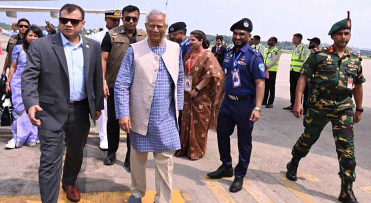 চট্টগ্রাম পৌঁছেছেন প্রধান উপদেষ্টা