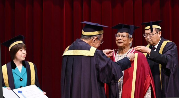 প্রধান উপদেষ্টাকে সম্মানসূচক ডক্টরেট ডিগ্রি প্রদান সোকা বিশ্ববিদ্যালয়ের