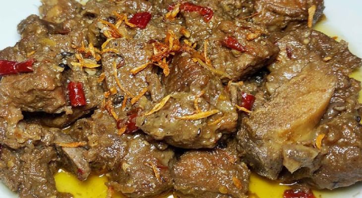 কাটা মসলায় গরুর মাংস ভুনা