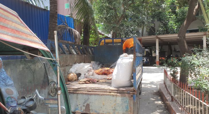 খুলনায় মরা গরুর মাংস জব্দ, গ্রেপ্তার ২