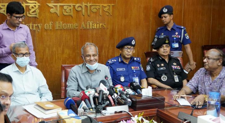 আসিফ মাহমুদের অস্ত্রের লাইসেন্স নিয়ে যা বললেন স্বরাষ্ট্র উপদেষ্টা