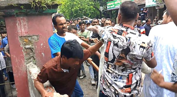 সাতক্ষীরা প্রেসক্লাবে হামলা, সভাপতিসহ আহত ৩০