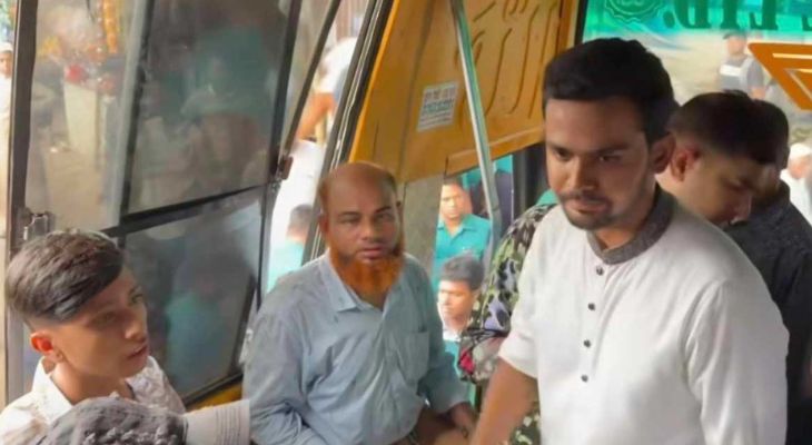 ঈদযাত্রা নির্বিঘ্ন করতে সরকার সচেষ্ট রয়েছে: আসিফ মাহমুদ