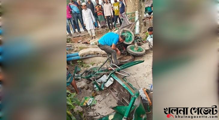 খুলনায় সড়ক দুর্ঘটনায় নিহত ২, আহত ৪
