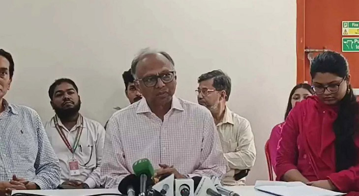 একুশে পদকের অর্থ জুলাই শহীদ স্মৃতি ফাউন্ডেশনে দিলেন মাহমুদুর রহমান