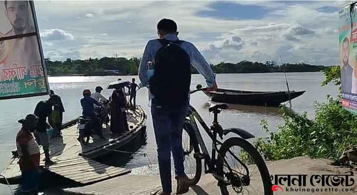 তেরখাদার মোকামপুর খেয়াঘাটে খাস আদায়ের টাকা হরিলুট!