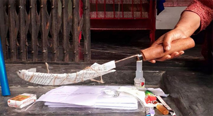 যশোরে বিএনপির দু’নেতার বাড়িতে কাফনের কাপড়, দা-চিরকুট রেখে হুমকি