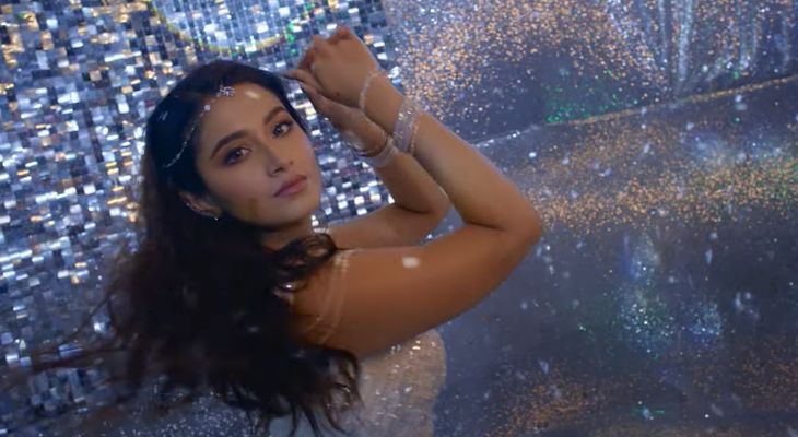 সাবিলার পর আইটেম গানে ঝড় তুললেন ফারিণ