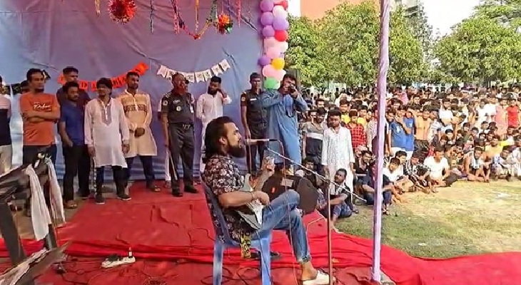 কেন্দ্রীয় কারাগারে বন্দীদের গান শোনালেন নোবেল