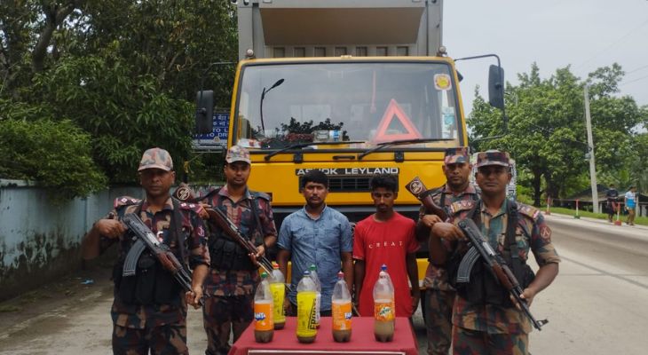 বিজিবির অভিযানে প্রায় কোটি টাকার পণ্যসহ আটক ৩