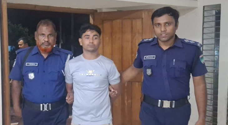 লোহাগড়ায় কুখ্যাত ডাকাত সর্দার গোল্ড হৃদয় গ্রেপ্তার