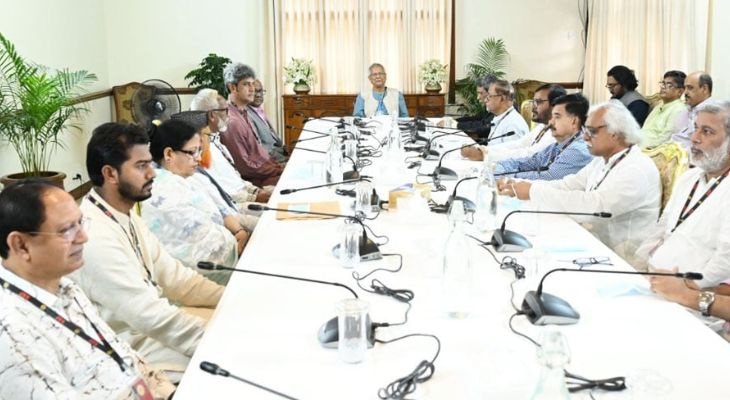 আরো ১৩ দলের নেতাদের সঙ্গে বৈঠকে প্রধান উপদেষ্টা