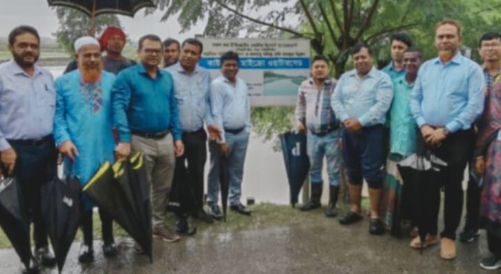 ডুমুরিয়ায় মাইক্রো ওয়াটারসেড পরিদর্শনে অতিরিক্ত কমিশনার