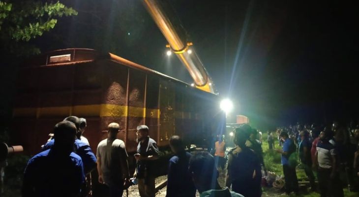 ৫ ঘণ্টা পর খুলনার সঙ্গে সারা দেশের ট্রেন চলাচল স্বাভাবিক