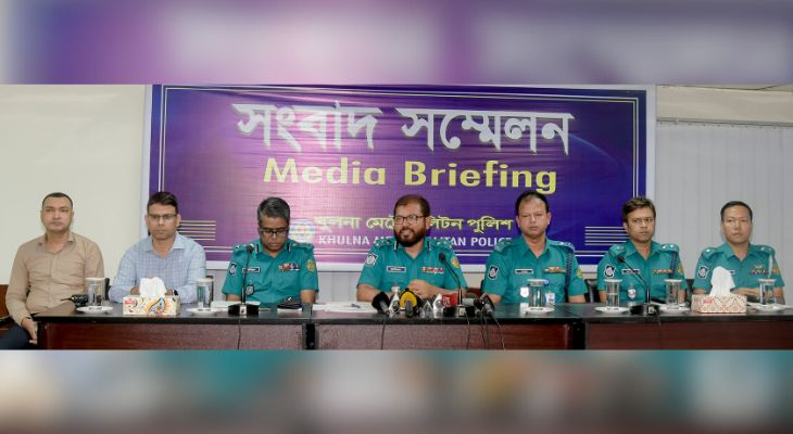 পুলিশকে ‍দূরে ঠেলে দিবেন না, পদত্যাগ প্রসঙ্গে কেএমপি কমিশনার
