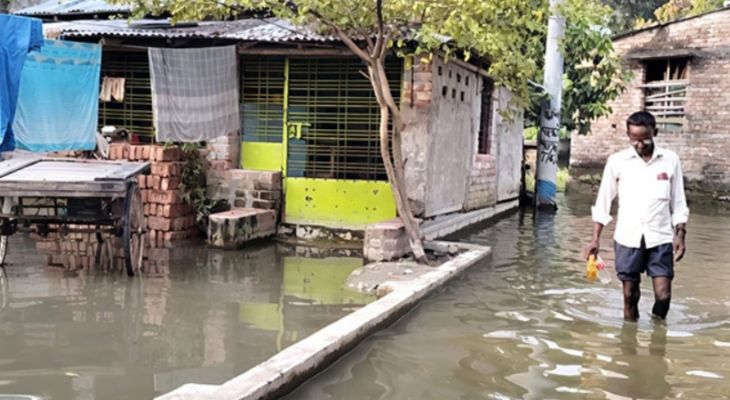 টানা বৃষ্টিতে সাতক্ষীরা পৌর সভার নিম্নাঞ্চলে জলাবদ্ধতার শঙ্কা, ভোগান্তিতে হাজারো পরিবার