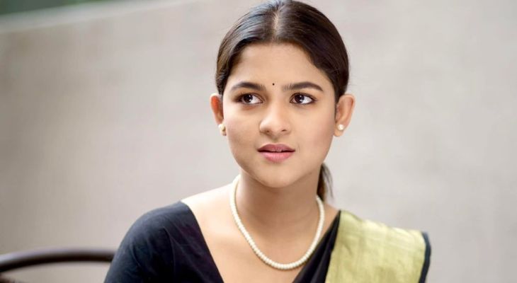 আল্লাহর দোহাই লাগে, এসব সত্যি ভেবে বিশ্বাস করবেন না: সাদিয়া আয়মান